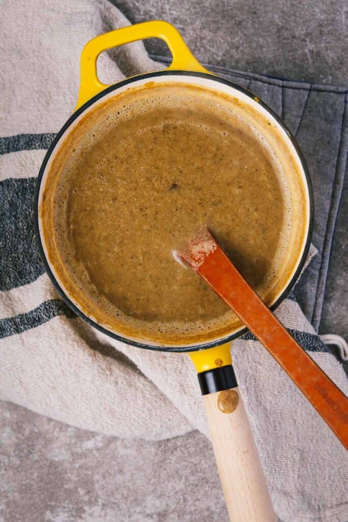 a pot of mushroom gravy